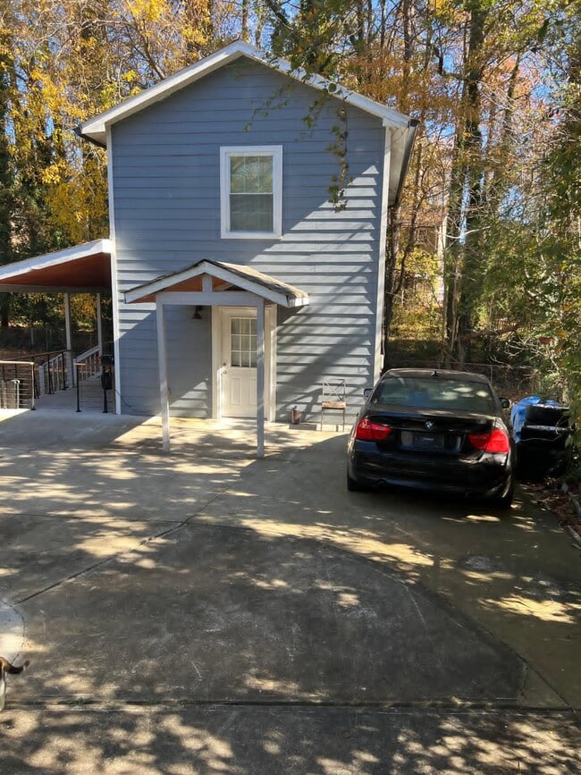 Photo - 6012 Meadowbrook Dr Unidad Guest Quarter