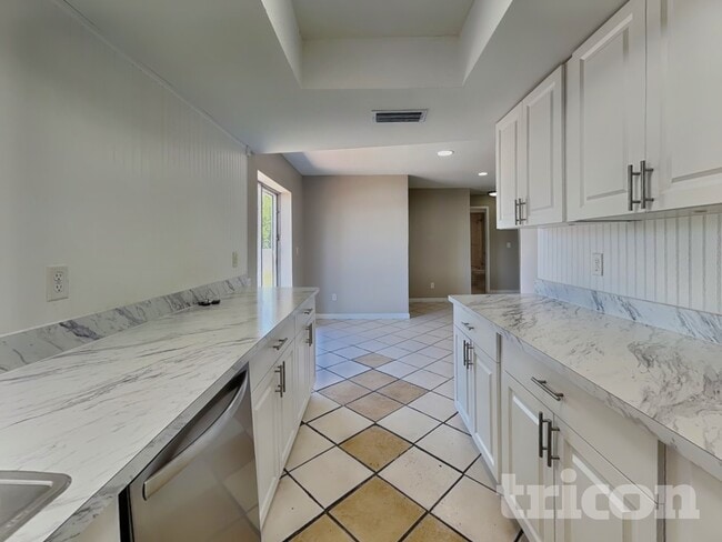 Photo - 5513 3rd Avenue Plaza W