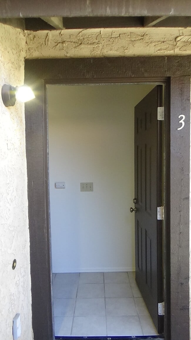 Photo - 704 Summerwood Ln
