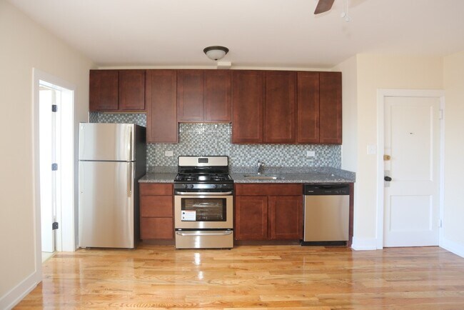 Photo - 823 W Diversey Pkwy Unit 6Q