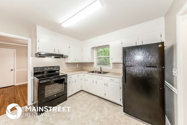 Photo - 112 26th Ave NW