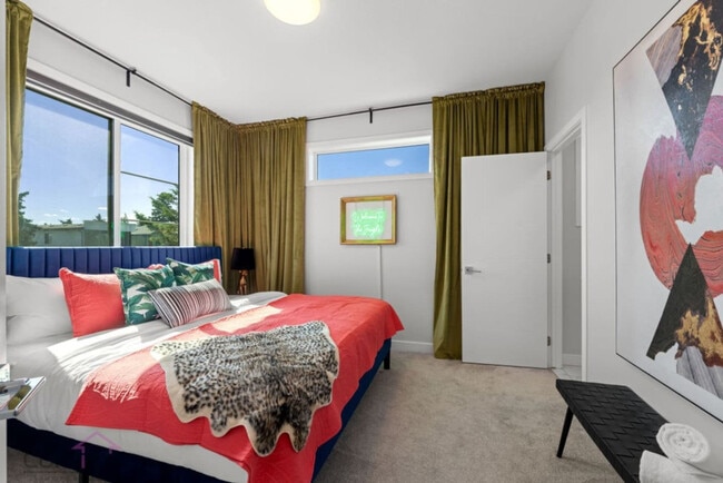 Photo - 15803-15897 97 Ave NW Unit SI ID1308607P