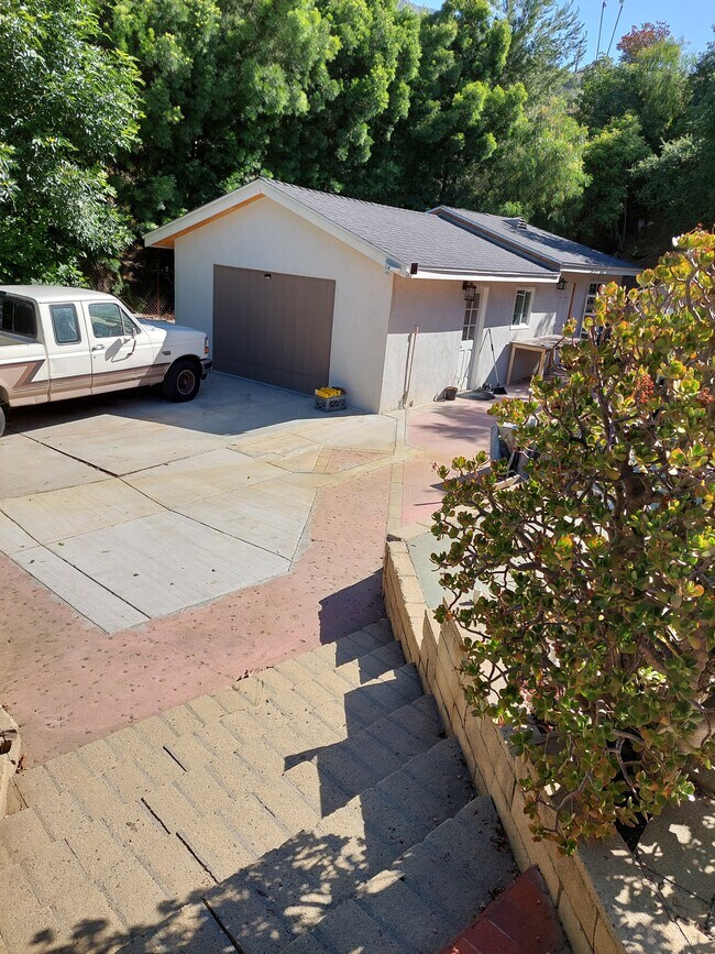 Photo - 18839 Hicrest Rd Unidad Rear