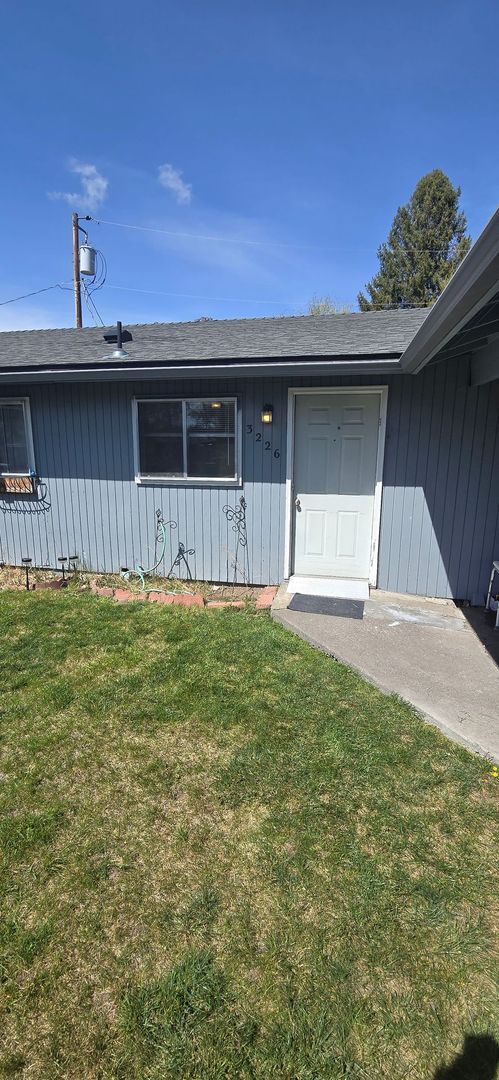 Building Photo - 3226 Summers Ln