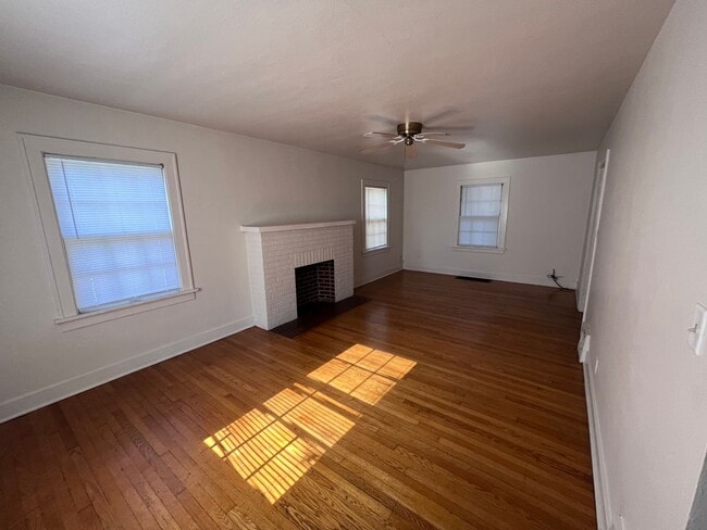 Photo - 3 Bedroom House On Grant!