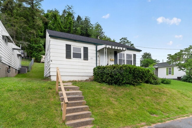 Photo - 1533 Hoffman Ave