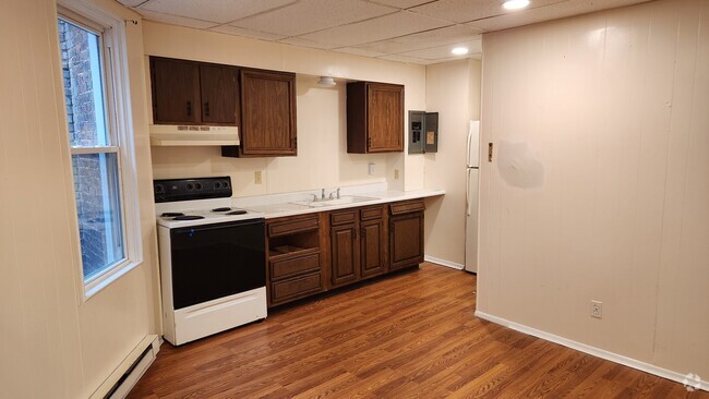 Building Photo - 114 S 2nd St Rental