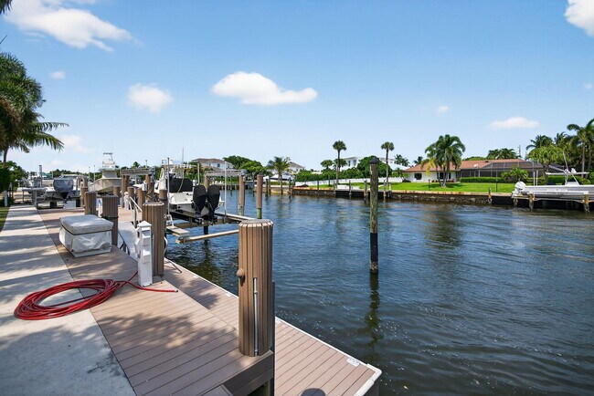 Photo - 728 Waterway Dr