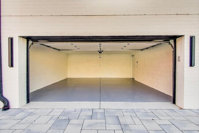 Photo - 5015 N Lincoln Ave Unit 2N