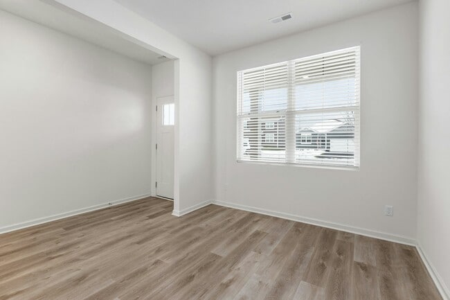 Photo - 10310 Morse Pl