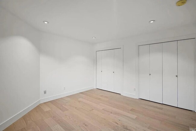 Photo - 120 Seminary Dr