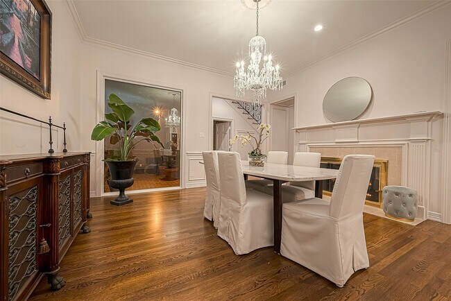 Photo - 983 S Post Oak Ln