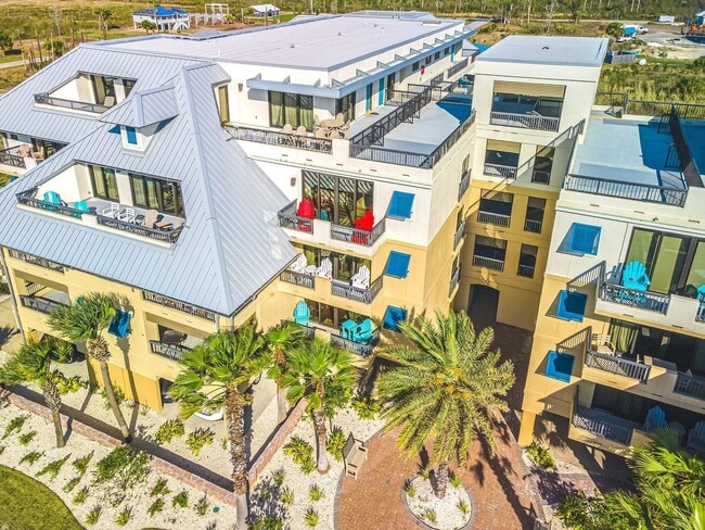 Building Photo - Gulf View Three-Bedroom