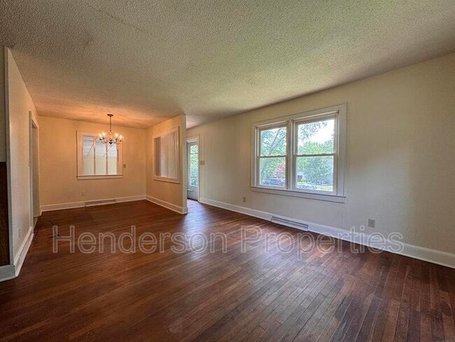 Photo - 634 N Kelly St
