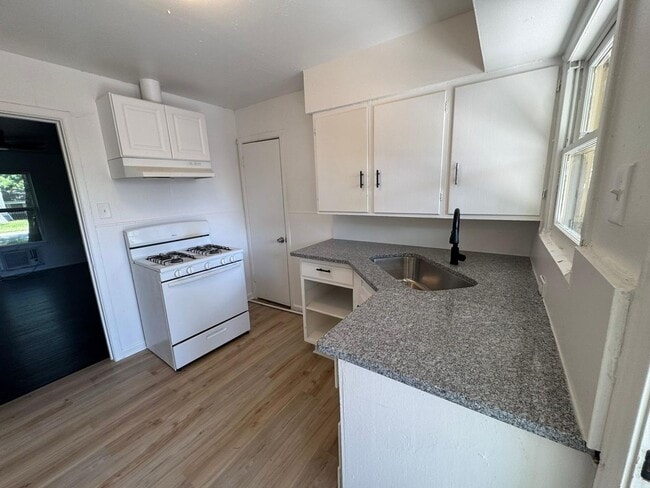 Photo - 400-402 North Jefferson - Kaufman Unit 400 N. Jefferson