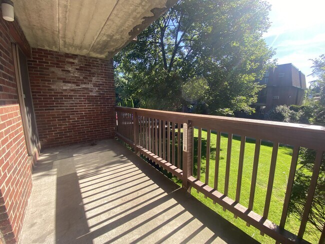 Photo - 142 Kenrick St