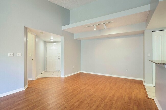 Photo - 100 Crestwood Ct N Unit 113