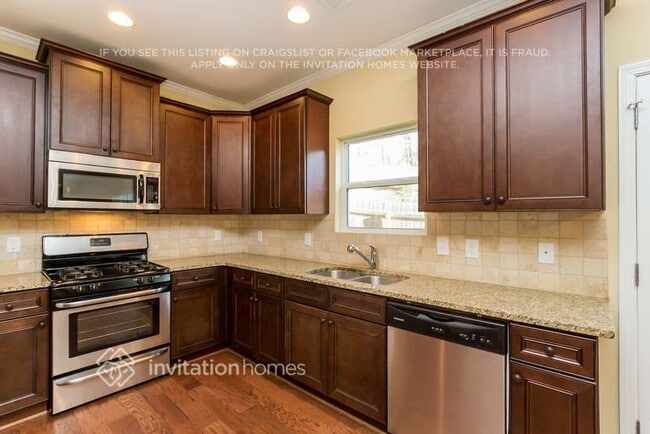 Photo - 1313 Invermere Dr SE