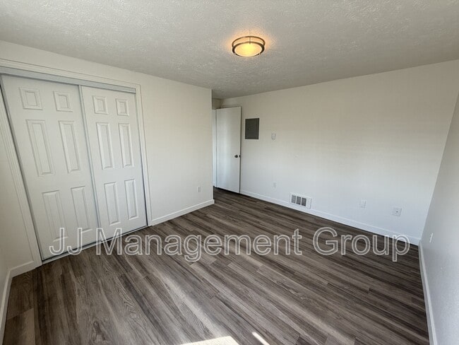 Photo - 1231 2nd St Unidad Webster Apartments