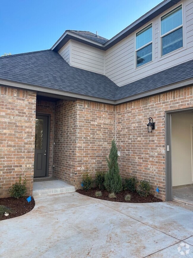 Building Photo - 3 bedroom with 2.5 bath in The Enclave Rental