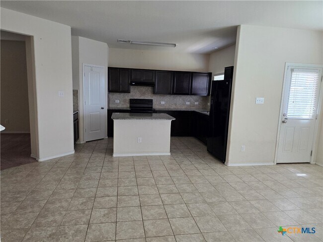 Photo - 260 Circle Wy