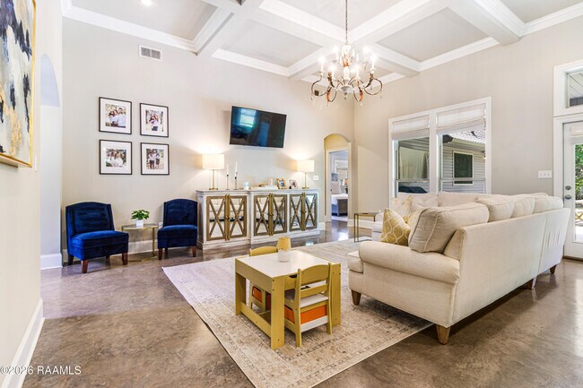 Photo - 500 Bateleur Way