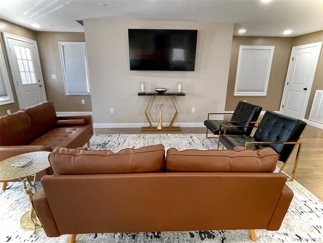 Photo - 91 E Fulton St