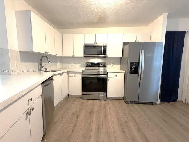 Photo - 1770 NE 191st St Unidad 204-1