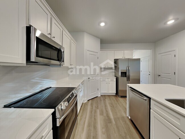 Photo - 910 Carnelian Ln