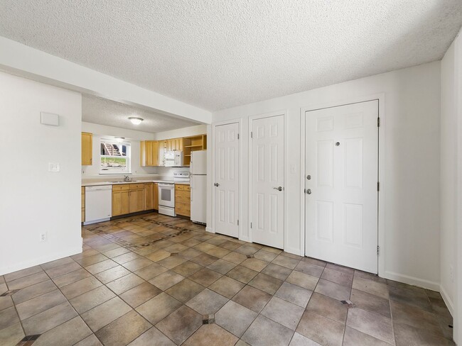 Photo - 1684 Riverside Ave