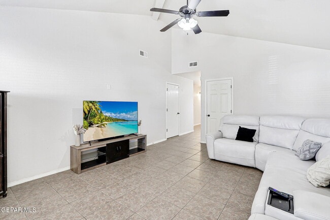 Photo - 2305 Honey Dew St