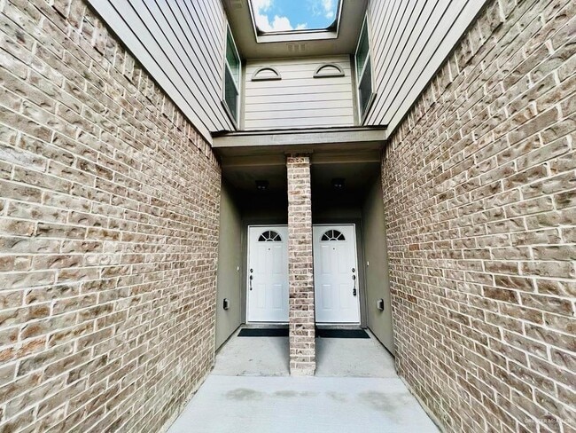 Photo - 16 Nassau St