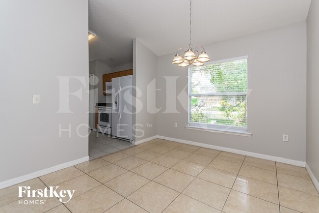 Photo - 557 Peace Dr