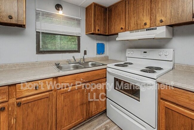 Photo - 967 Frye Rd
