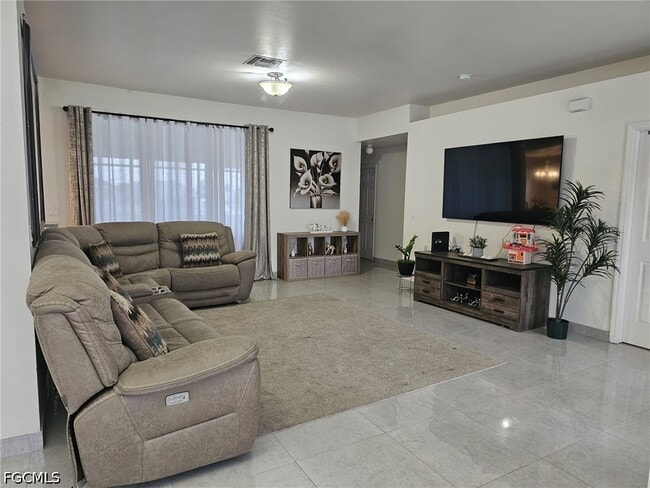 Photo - 918 NE 13th St