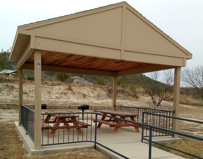 Photo - 111 NW Main St