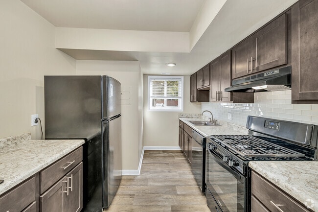 Interior Photo - Colony Point Apartments