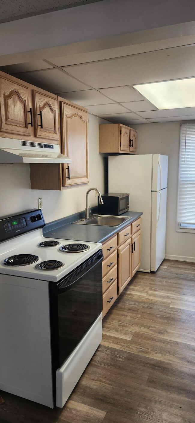 Building Photo - 201 Clay St Unit 2nd Floor Apartment