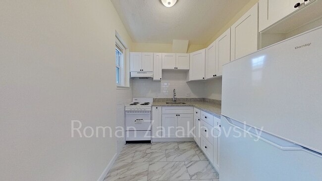 Photo - 2018 Commonwealth Ave Unit 32
