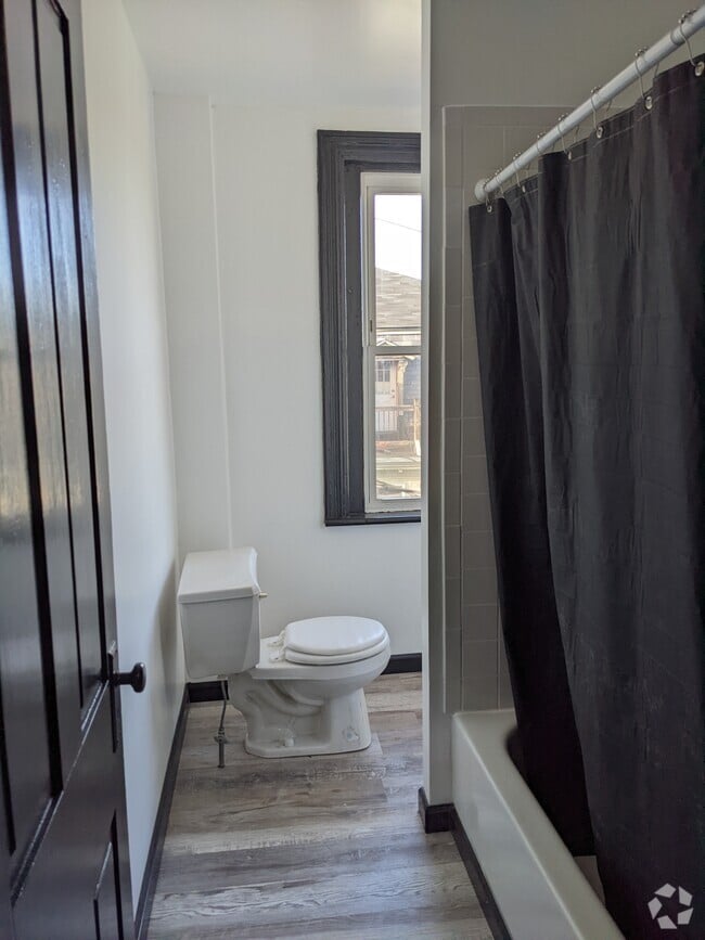 Building Photo - 29 W 4th St Unit 3w Rental