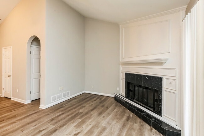 Photo - 5253 Corinth Dr SW