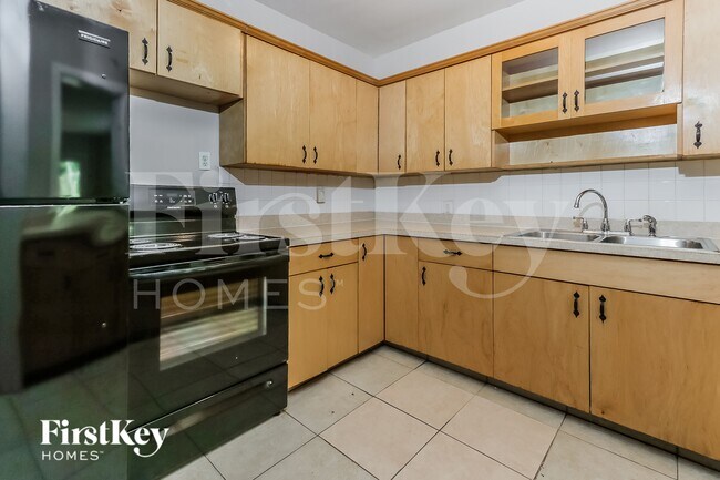 Photo - 3025 Robert Rd