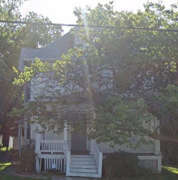 Building Photo - 130 12th St Unit Upper Rental