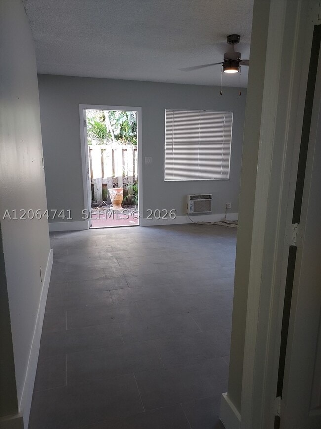 808 SW 14th St Unit 4