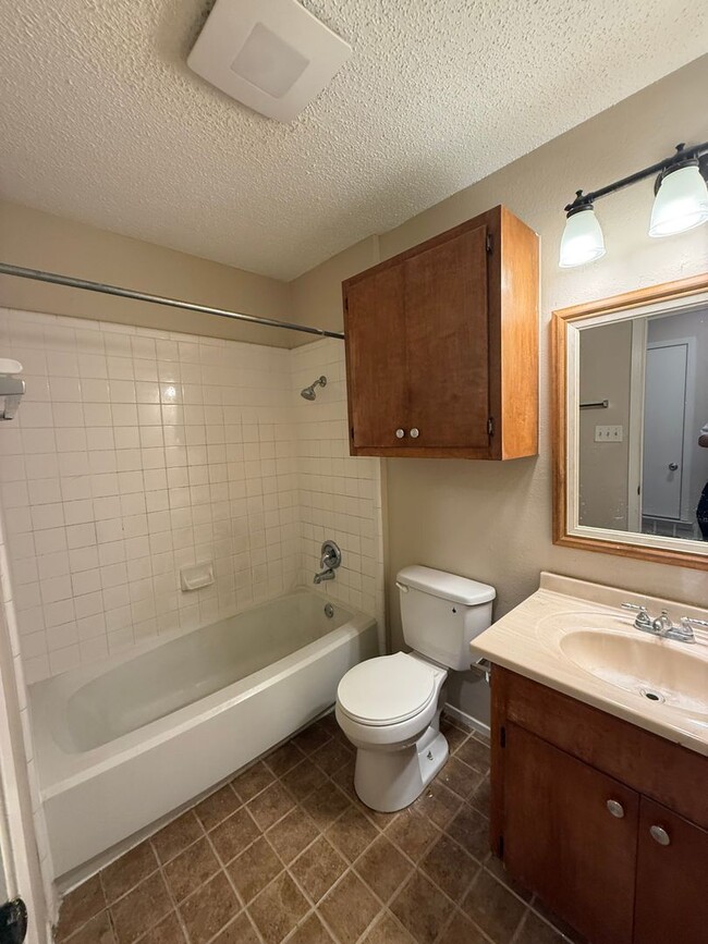 Photo - 812 Ramble Ln Unit 1