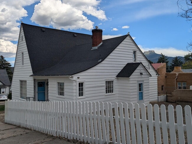 Building Photo - 800 Park St Rental