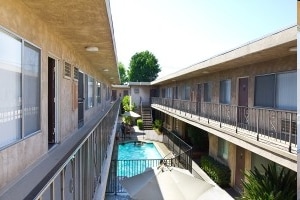 Photo - Vanowen Plaza Apartments