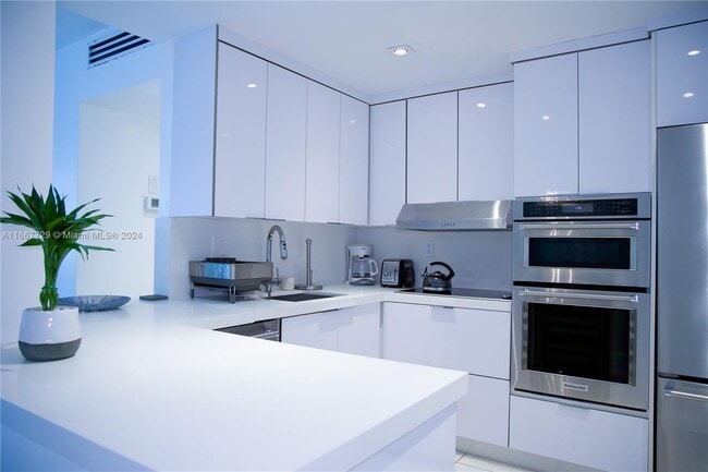 Photo - 5601 Collins Ave Unit 1614