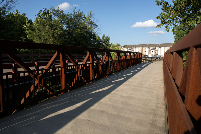 Acceso directo al sendero The Monon Trail - Carmel Woods Apartamentos