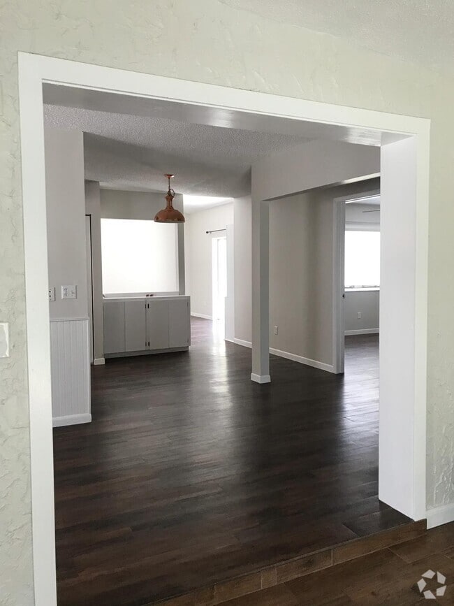 Building Photo - 433 San Jose Dr Rental